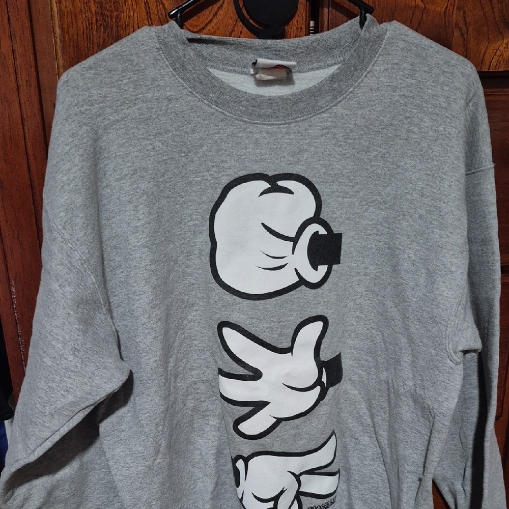 Gray Graphic Sweatshirt
